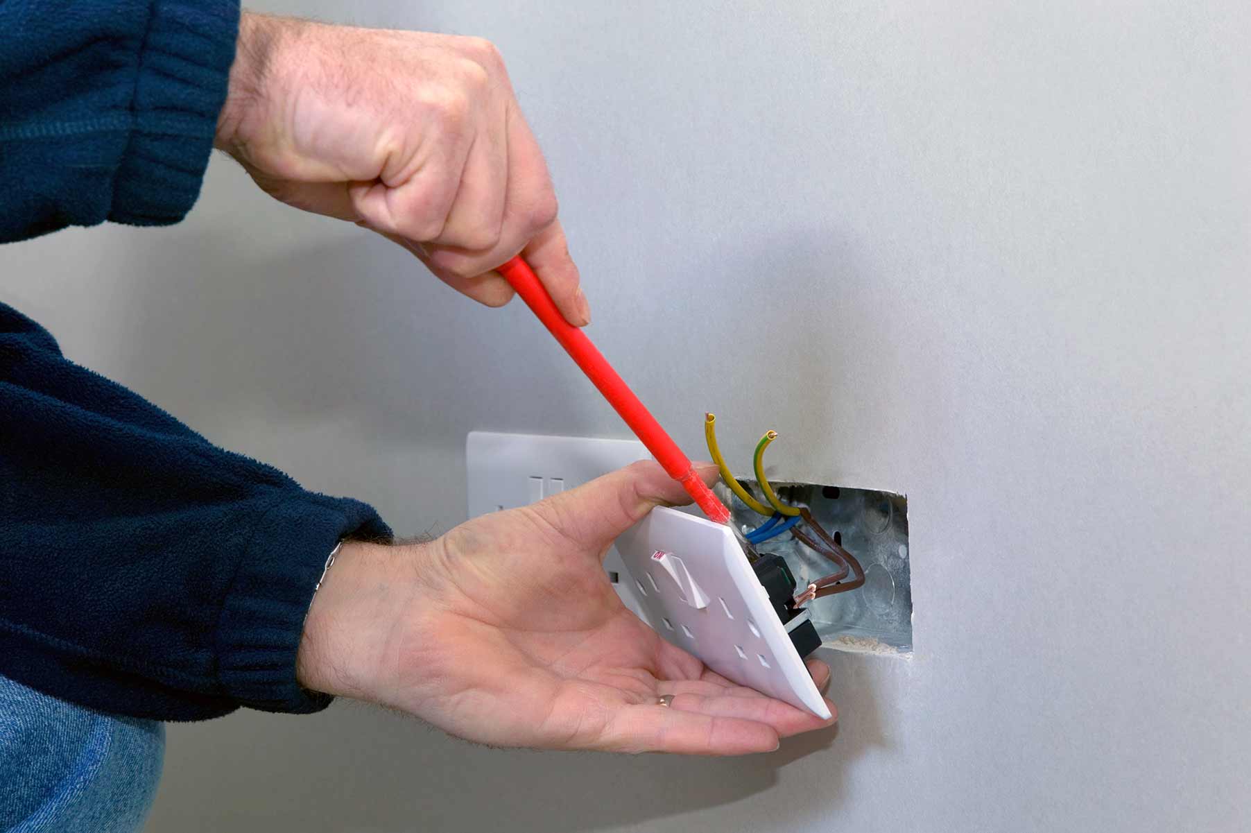 Our electricians can install plug sockets for domestic and commercial proeprties in Towcester and the local area. 